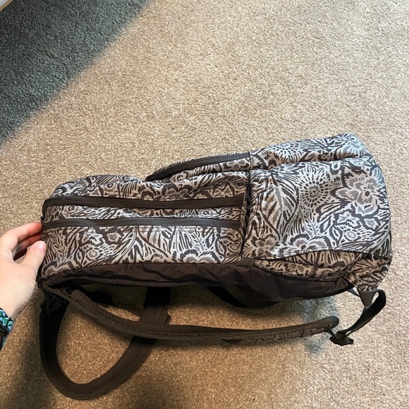 Dakine Campus Premium 28L Backpack in Petal Maze - Picture 3 of 8